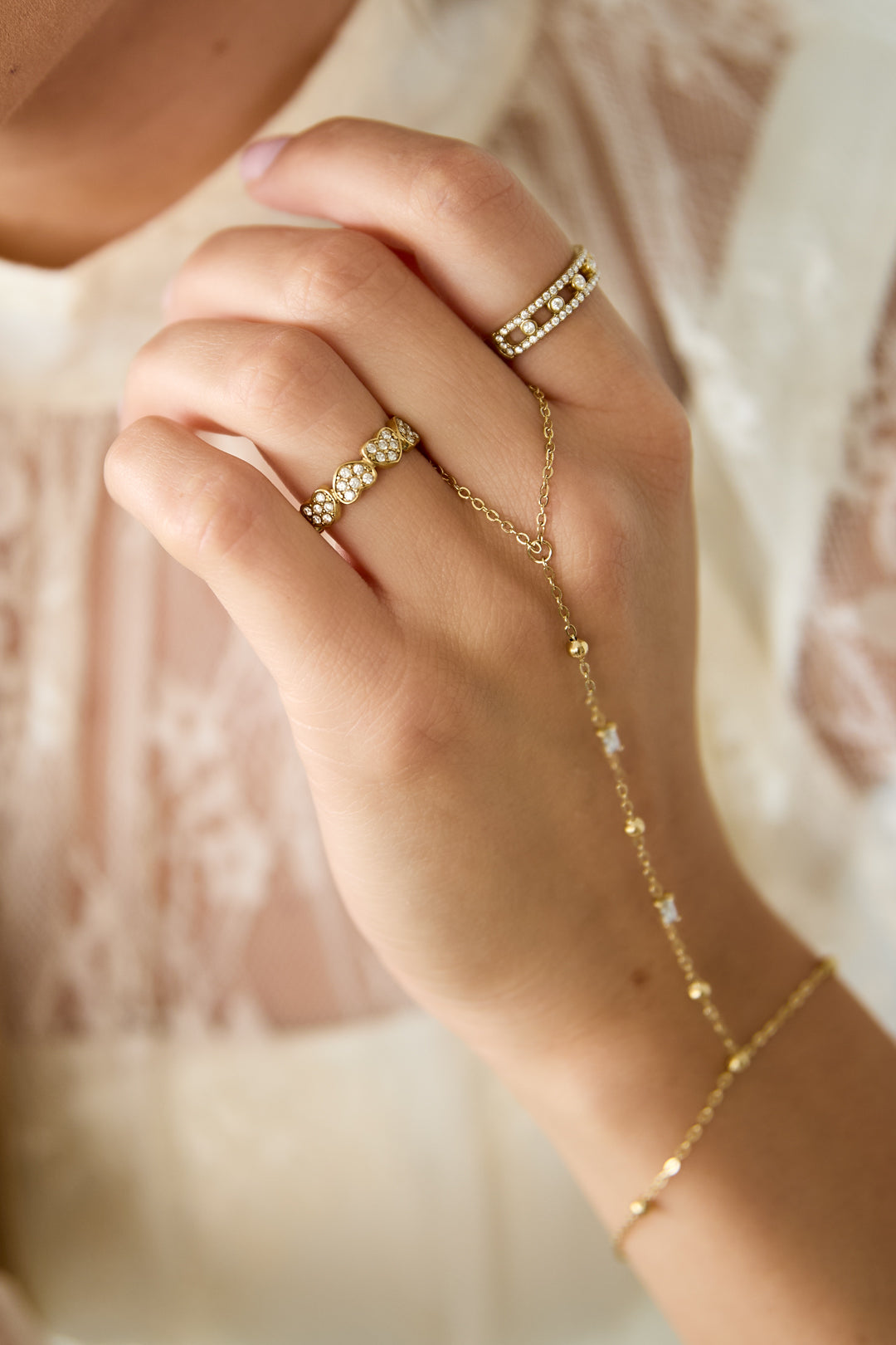 Anillos minimalistas con forma de corazón