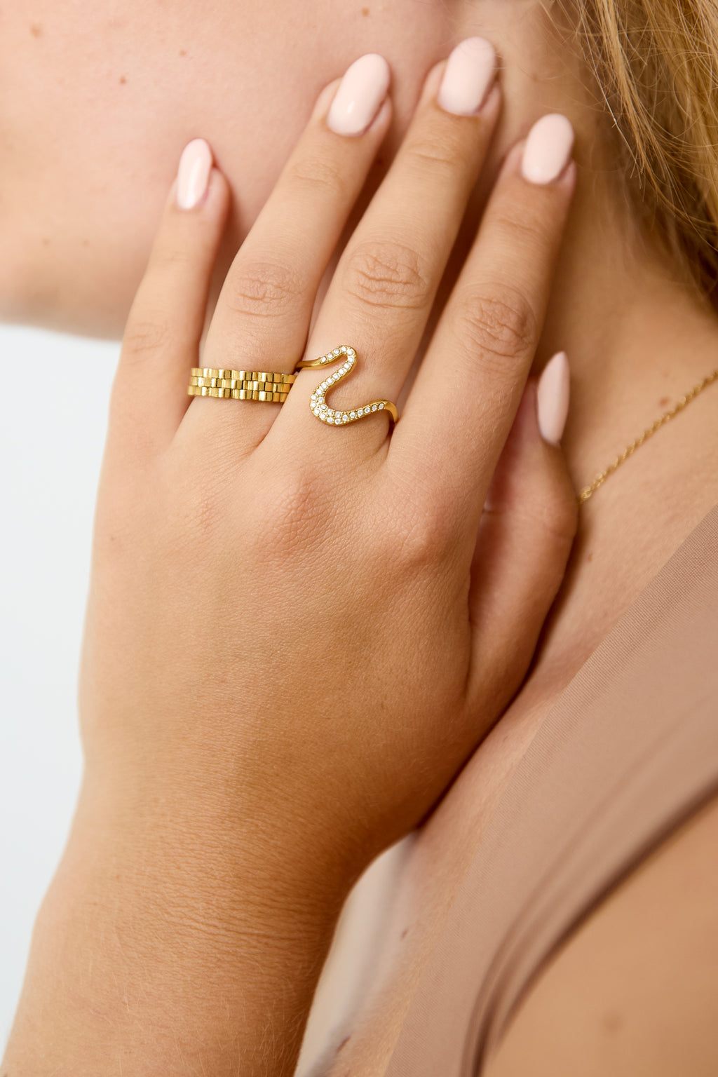 Anillo llamativo circonitas