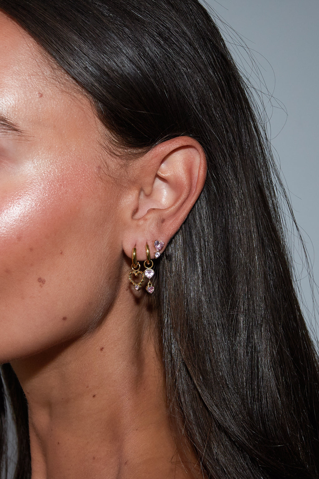 Conjunto de pendientes con forma de corazón
