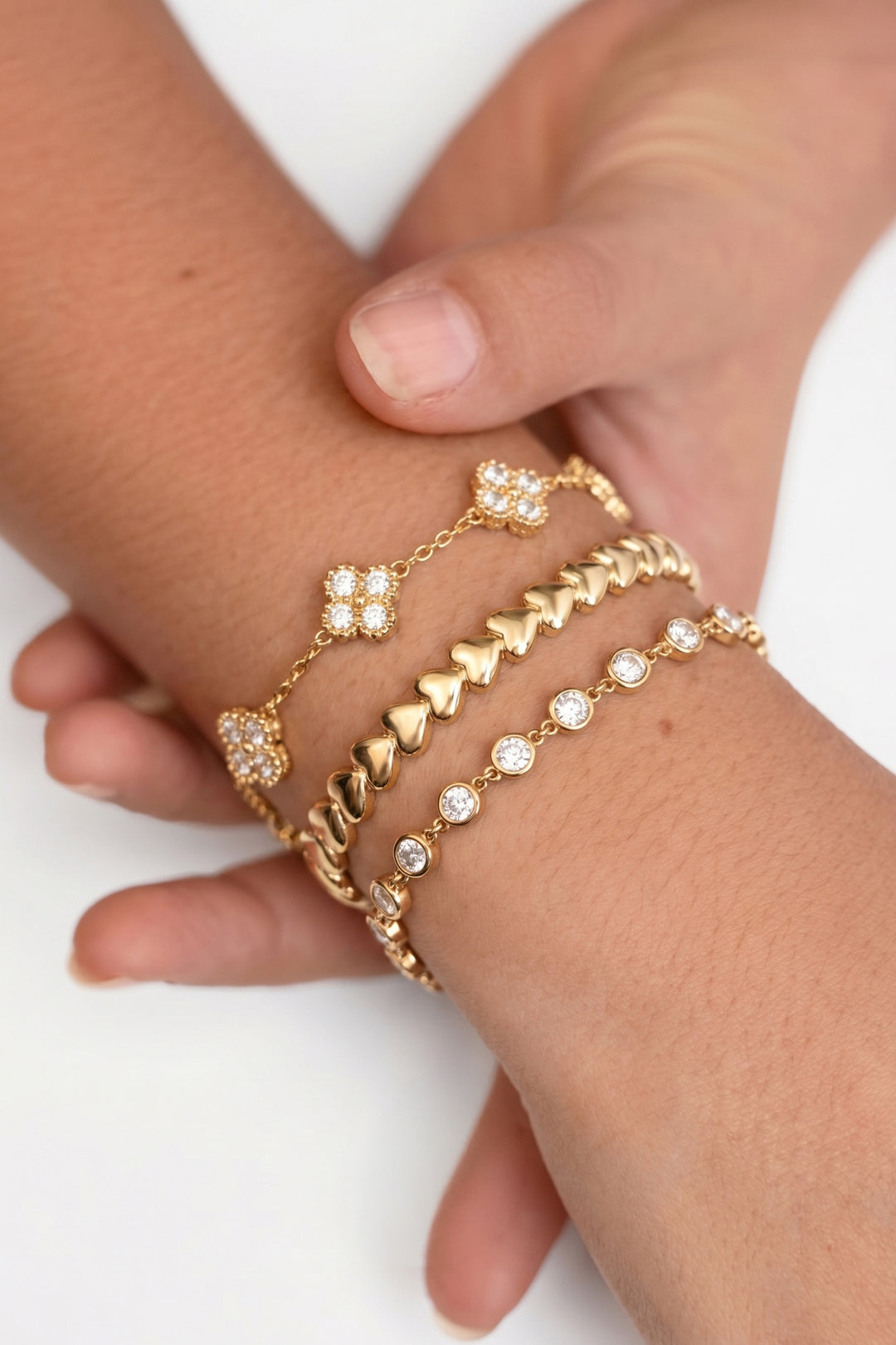 Pulsera con piedras redondas de circonita cúbica
