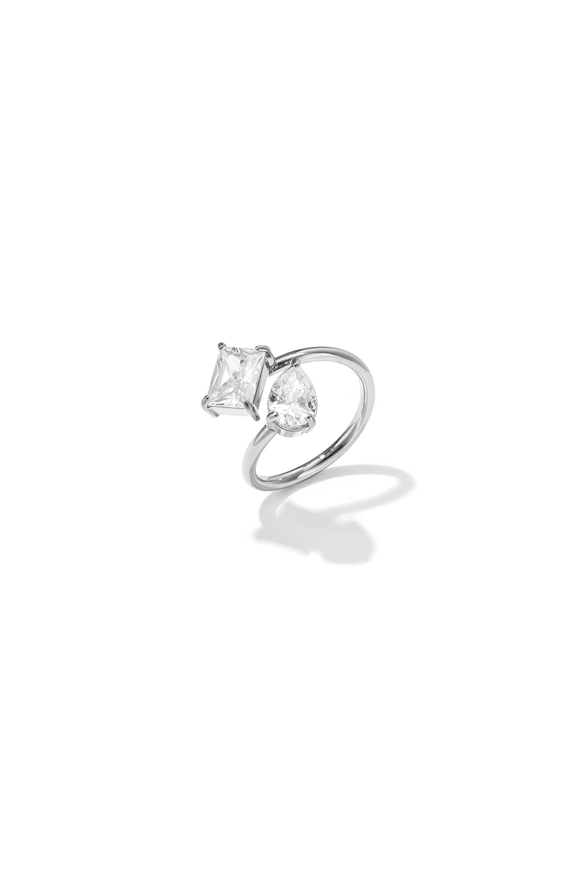 Anillos minimalistas con forma elíptica