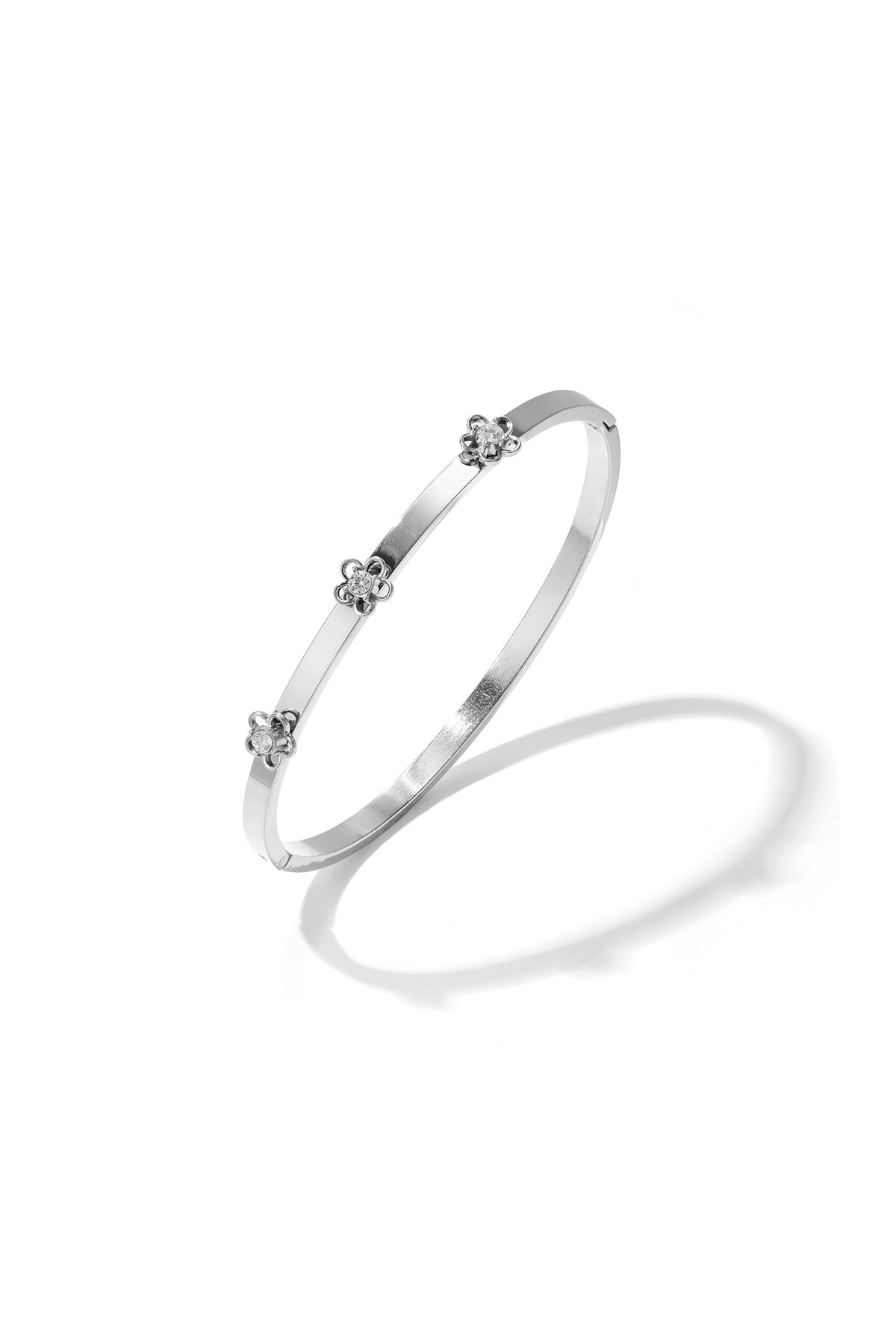 Pulsera con detalle floral y pedrería