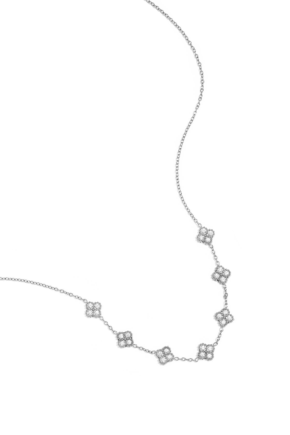 Collar con tréboles engastados con circonitas