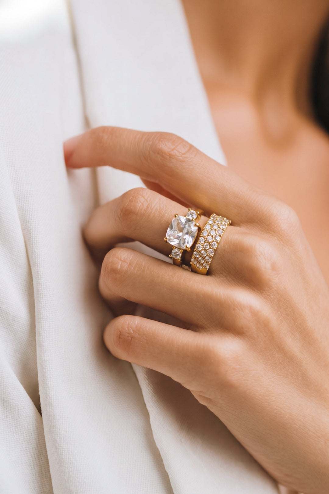 Anillo Minimalista con Circonitas