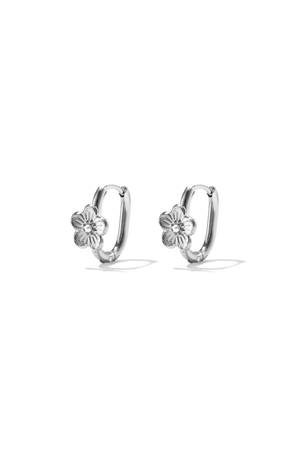 Pendientes de aro con diseño floral