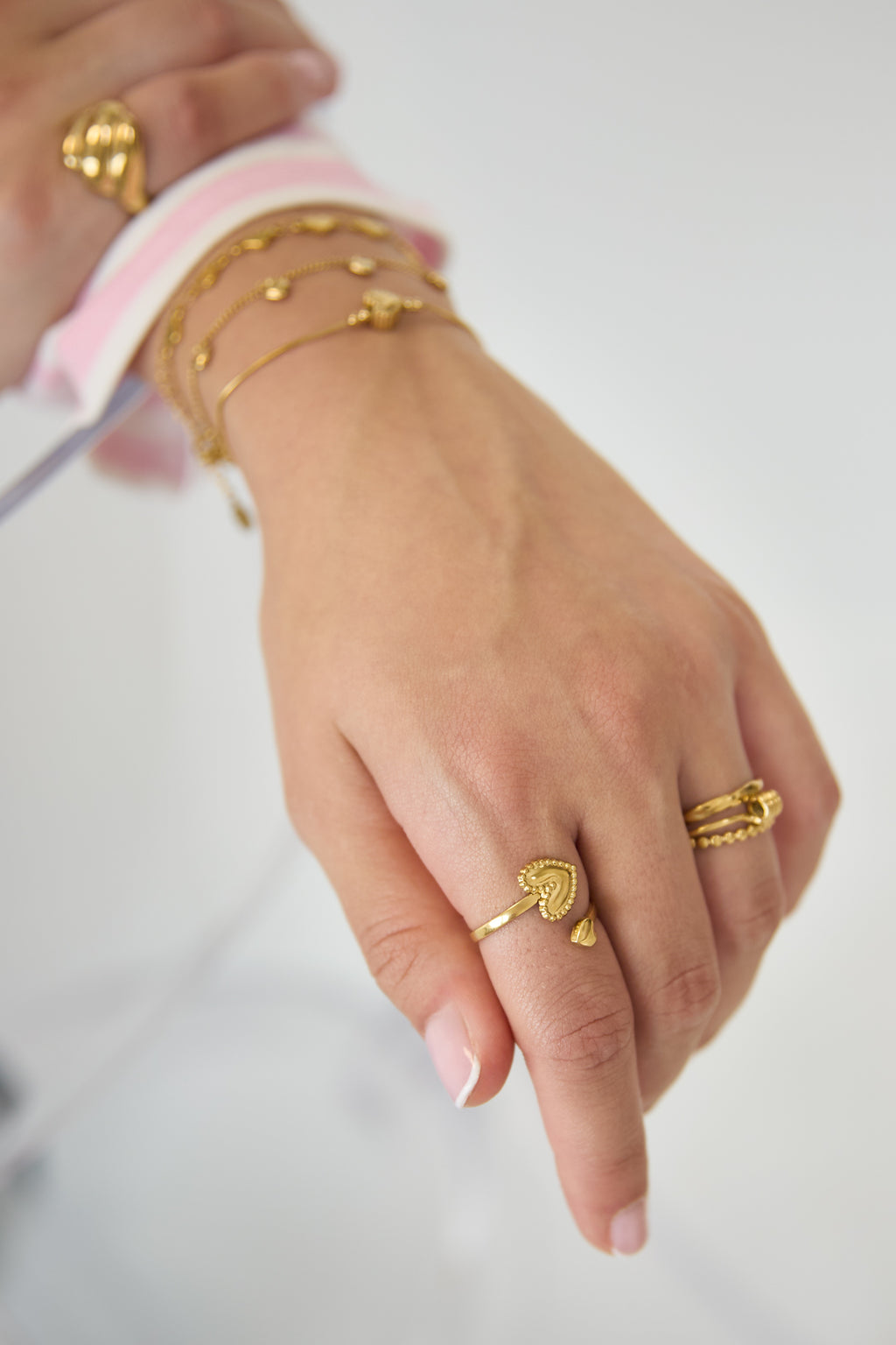 Anillo con corazones ajustables