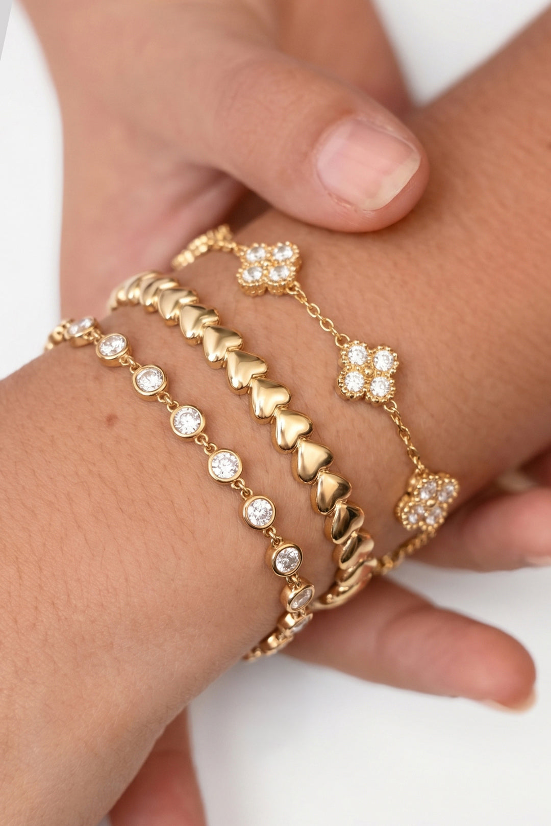 Pulsera con tréboles engastados con circonitas