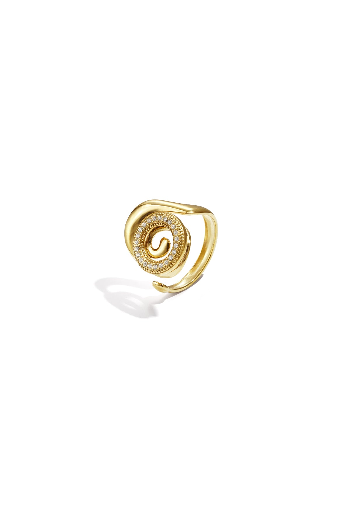 Anillo llamativo de concha espiral con piedras