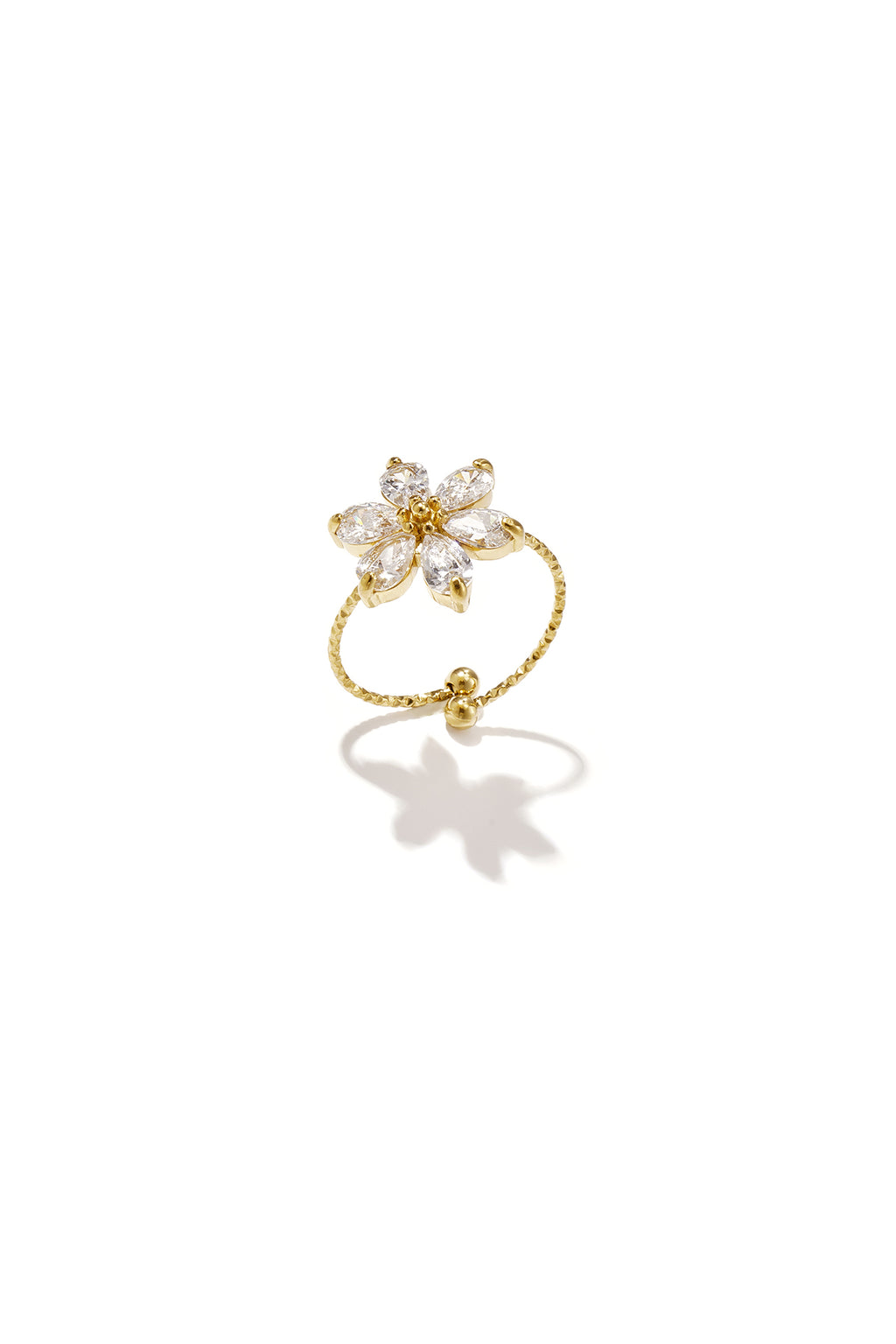 Anillos llamativos con diseño floral