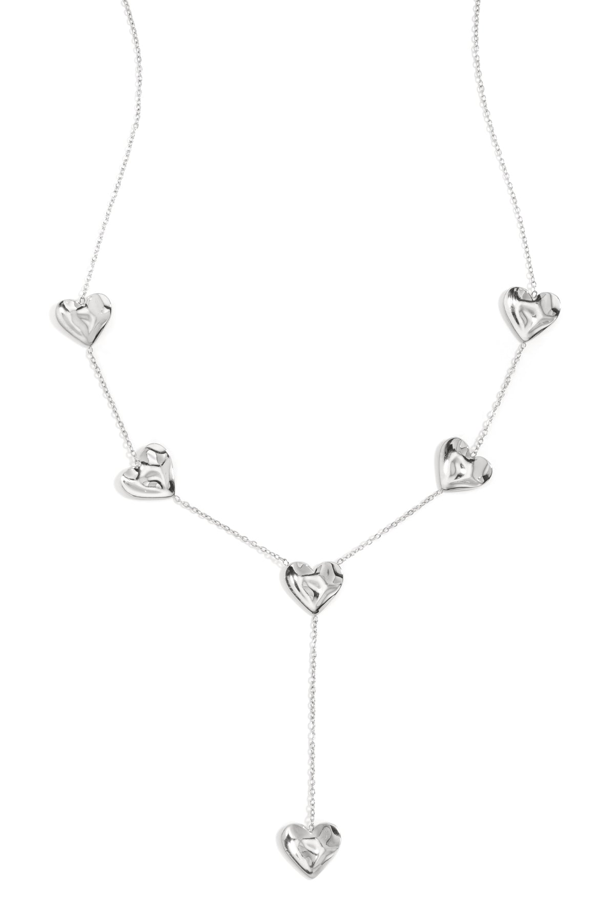 Collar en forma de Y con corazones ondulados