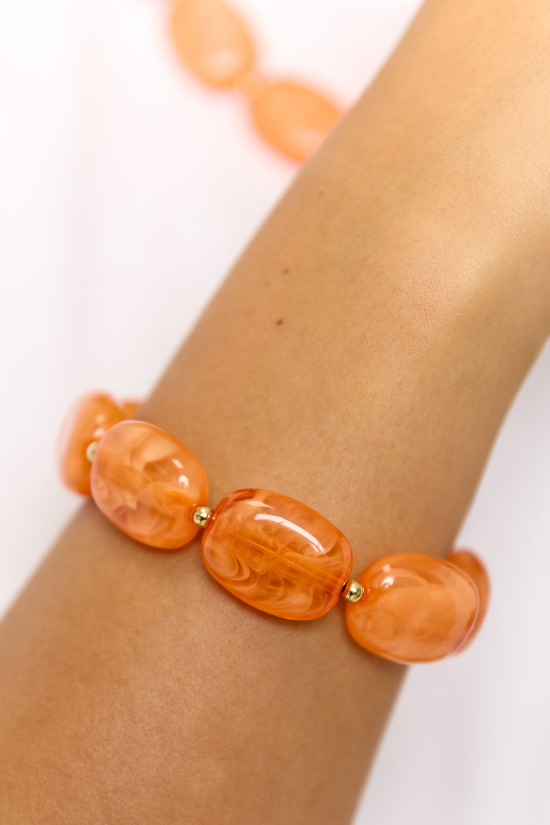 Pulsera con cuentas cuadradas