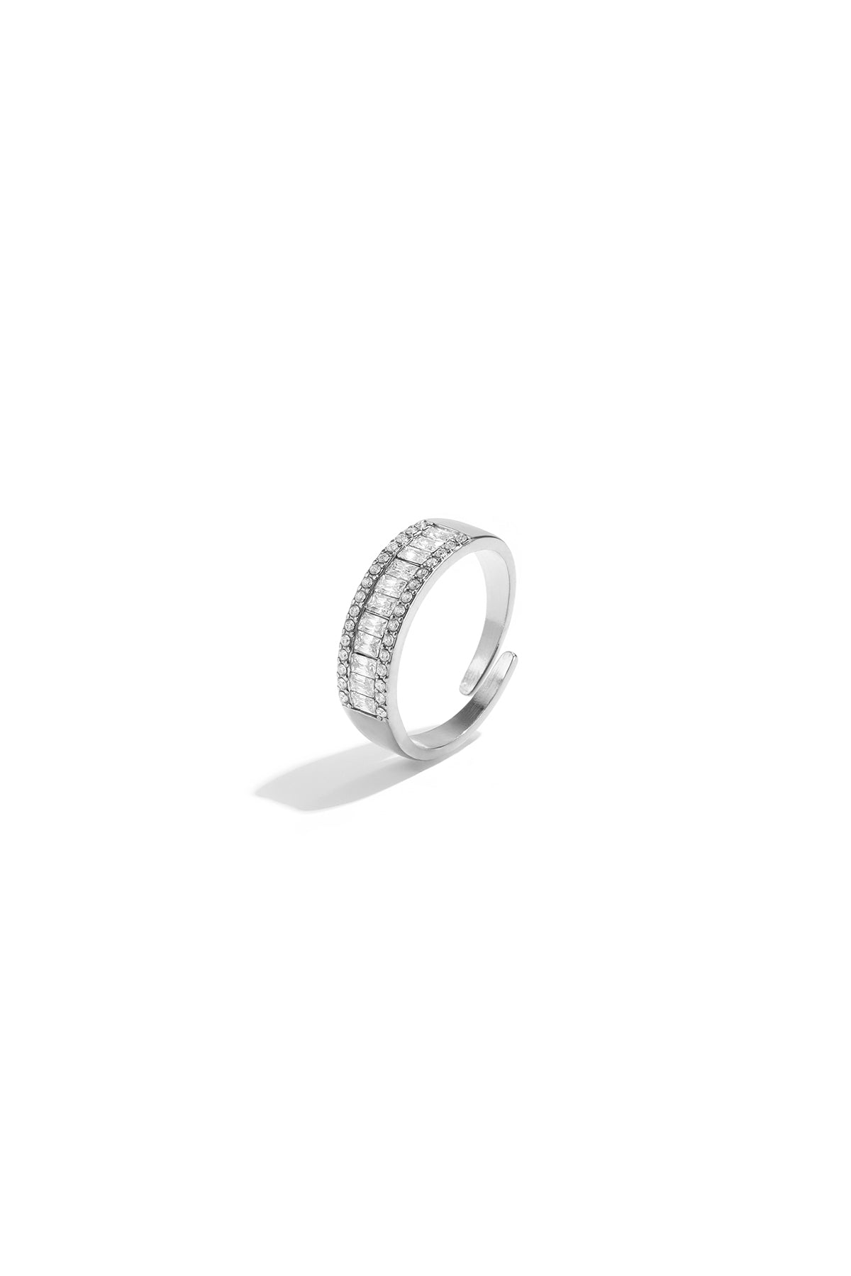 Anillo llamativo ajustable con pedrería