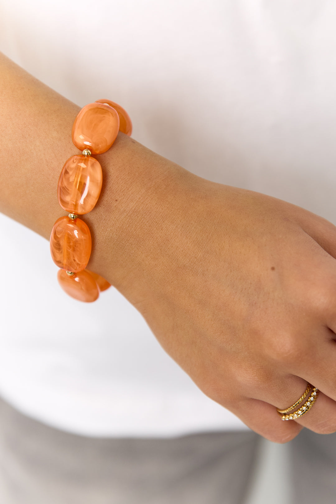 Pulsera con cuentas cuadradas