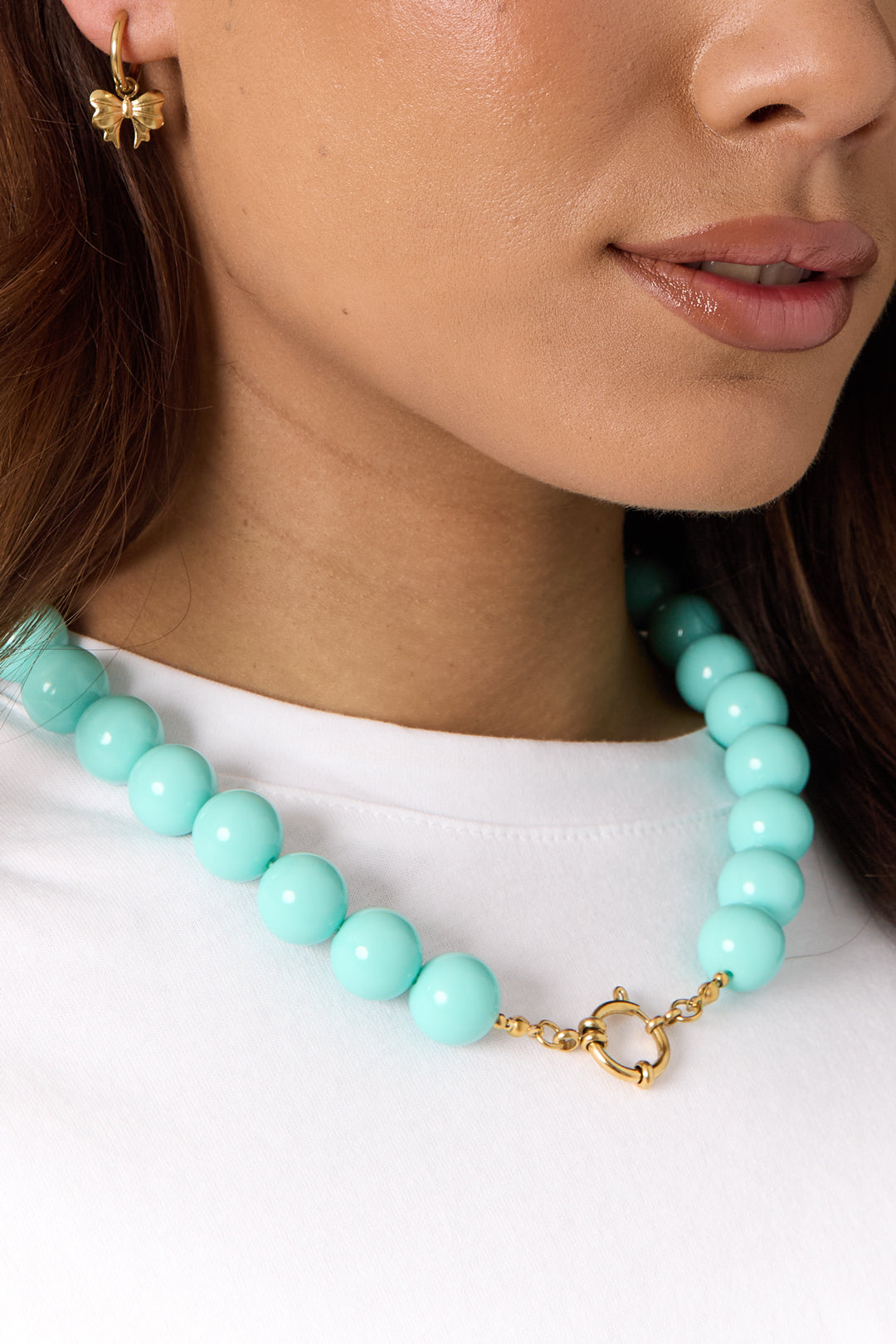 Collar de resina con cuentas