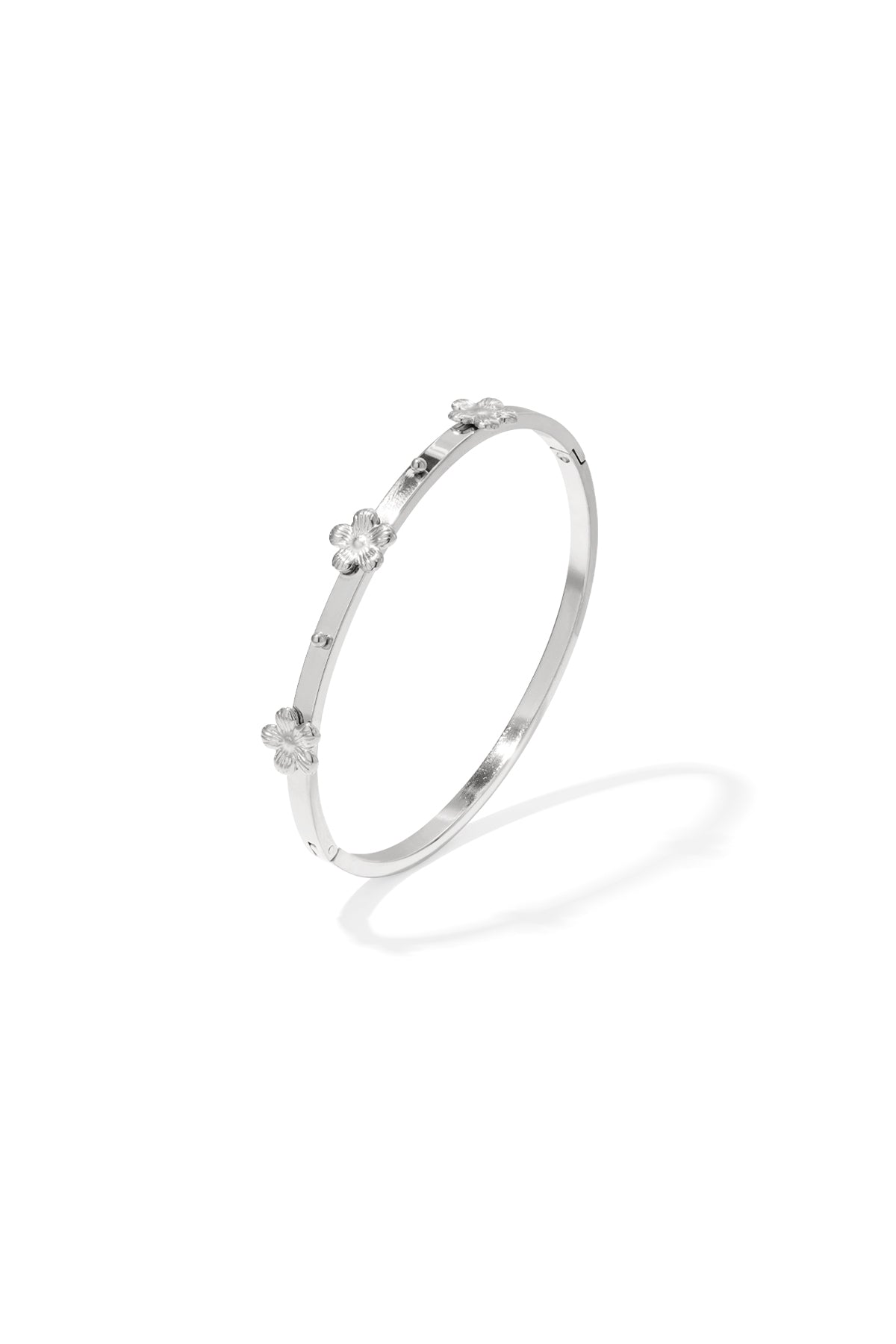 Pulsera con detalles florales