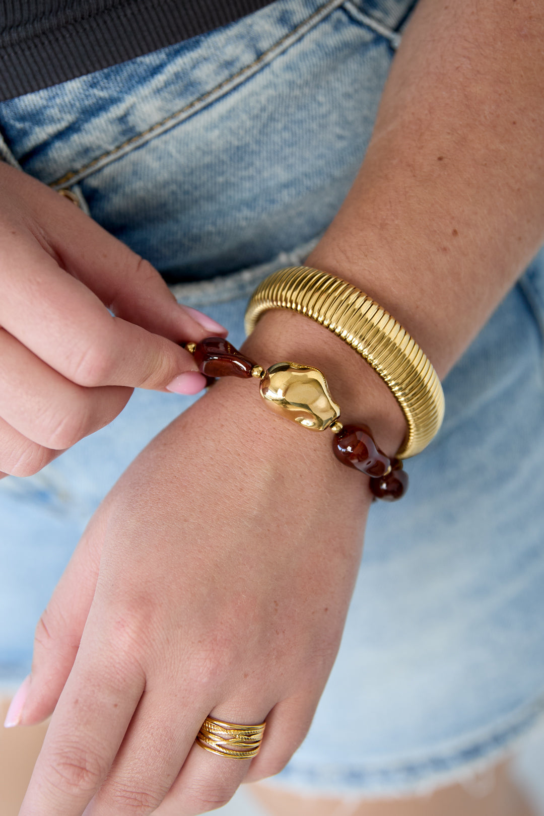 Pulseras con cuentas forma irregular