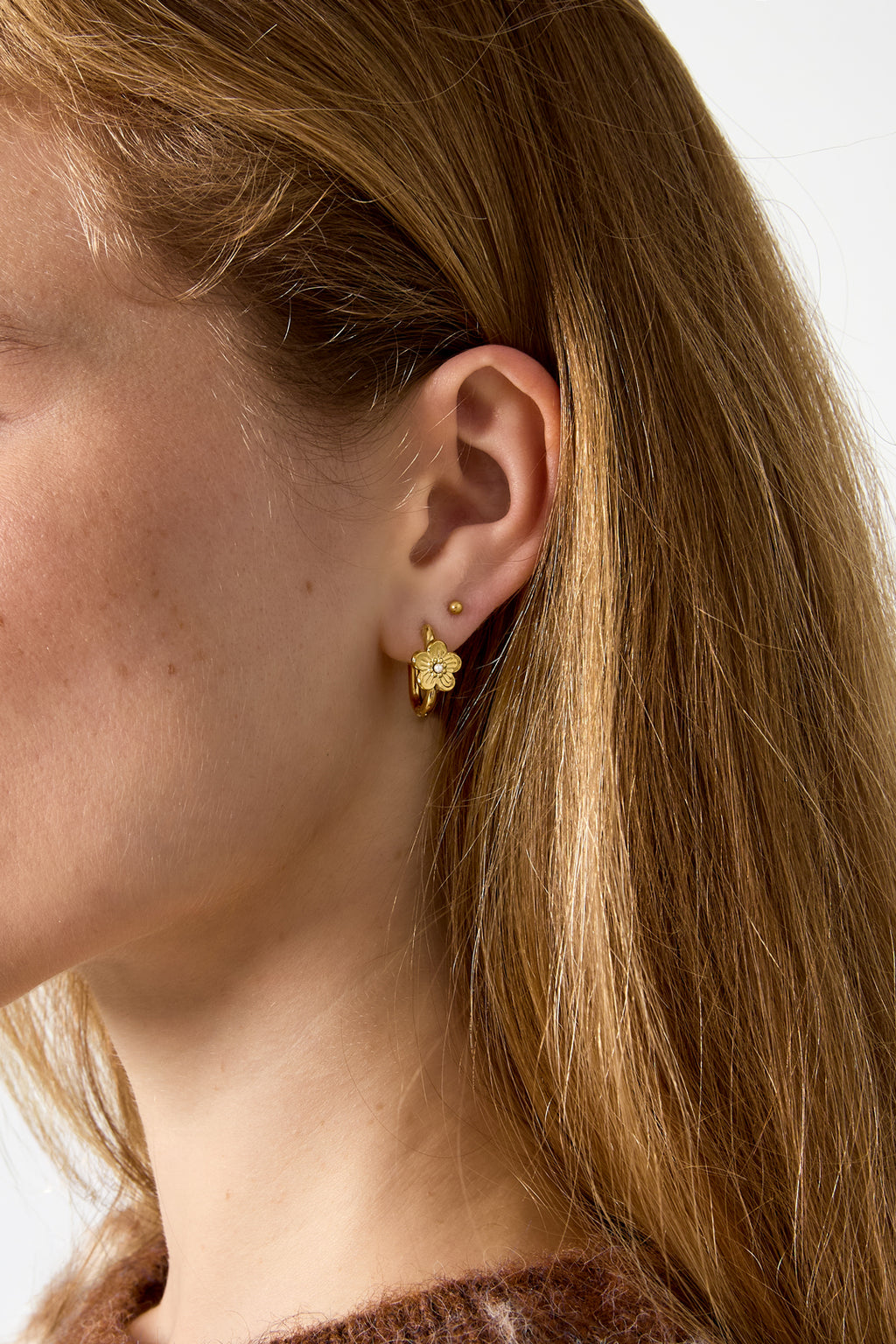 Pendientes de aro con diseño floral