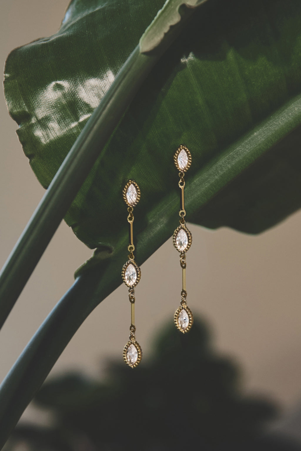 Pendientes colgantes con forma elíptica