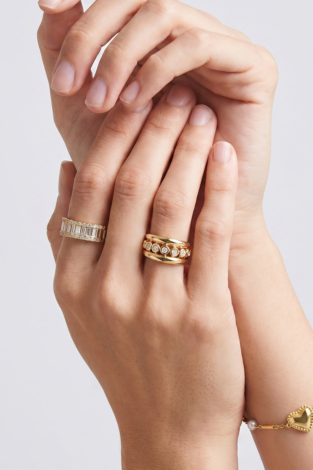 Anillo llamativo ajustable con pedrería