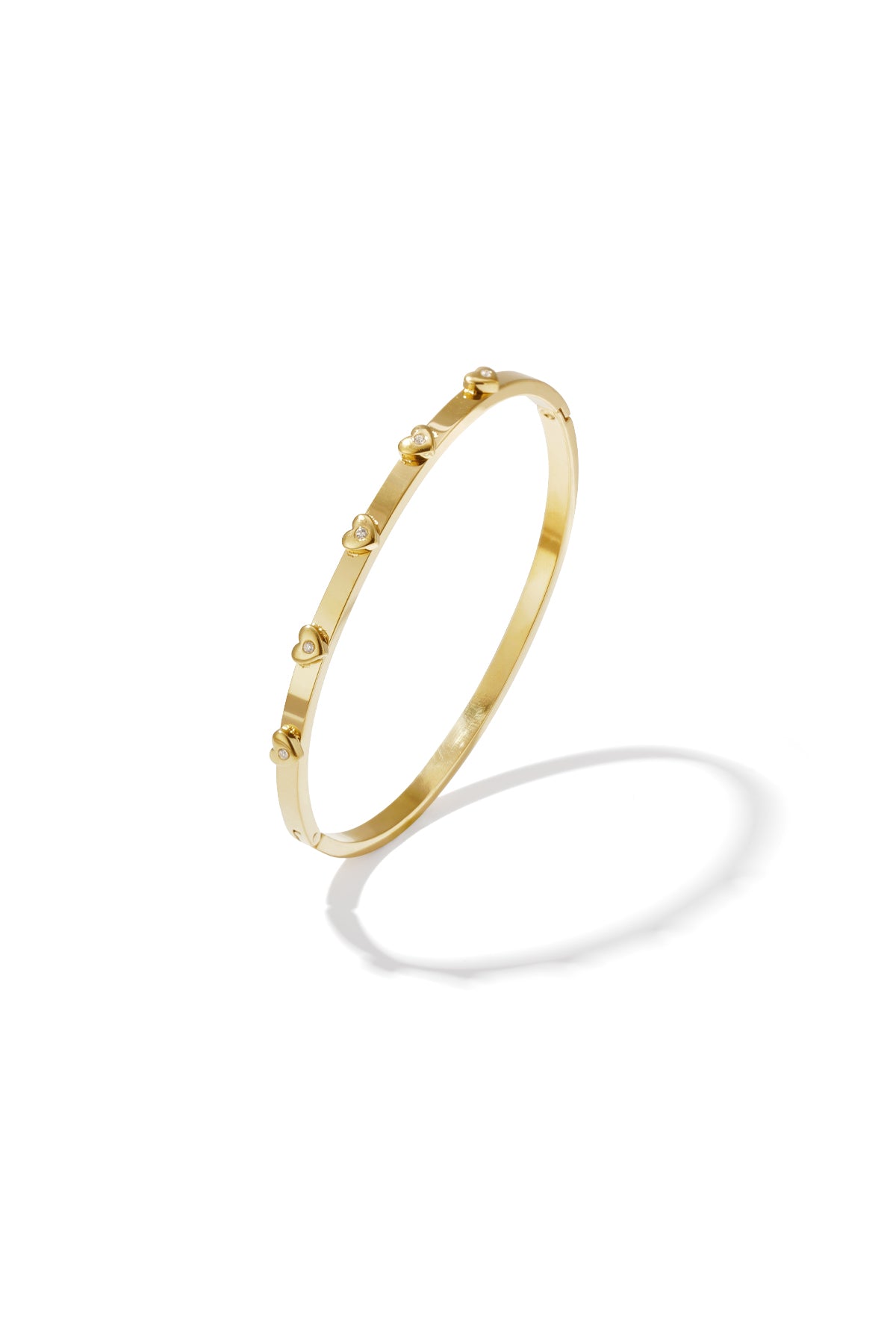 Pulsera con detalles de corazón